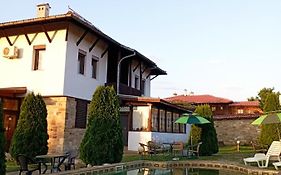 Toncho'S Guest House For 16 Guests